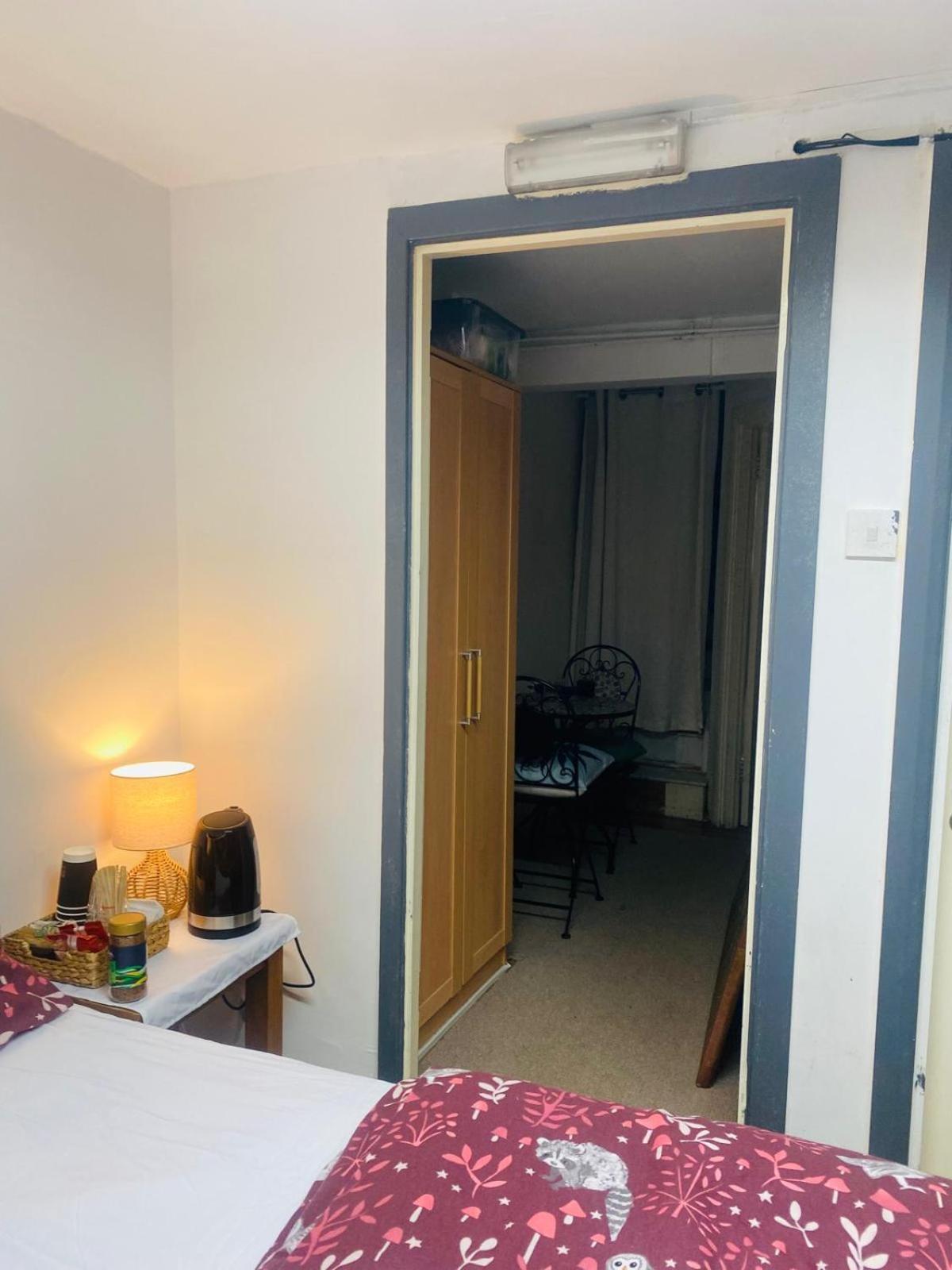 Apartamento Cozy Opposite Chelsea Stadium Londres